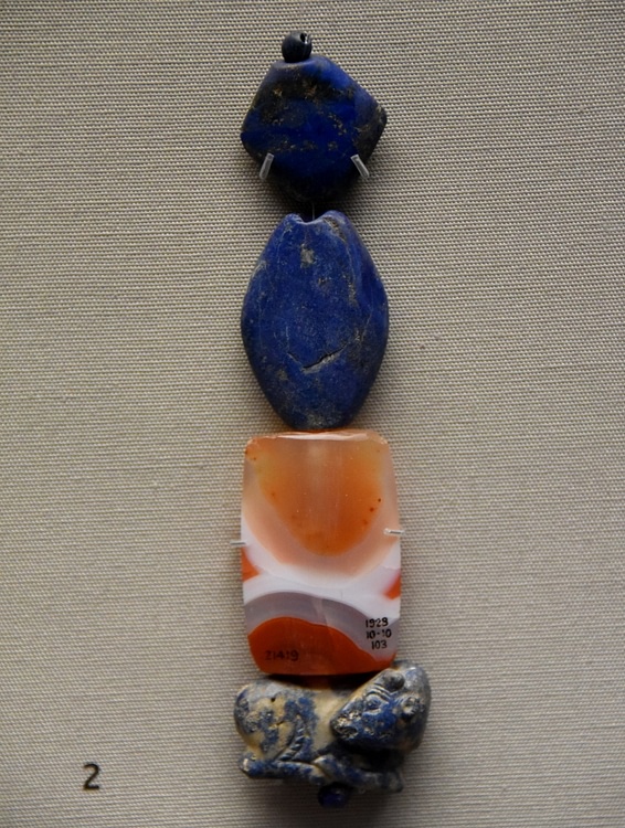 Puabi's Lapis Lazuli & Agate Beads with a Calf Pendant, Ur